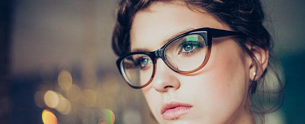 5 Colours to Choose When Buying Cat Eye Glasses Frames